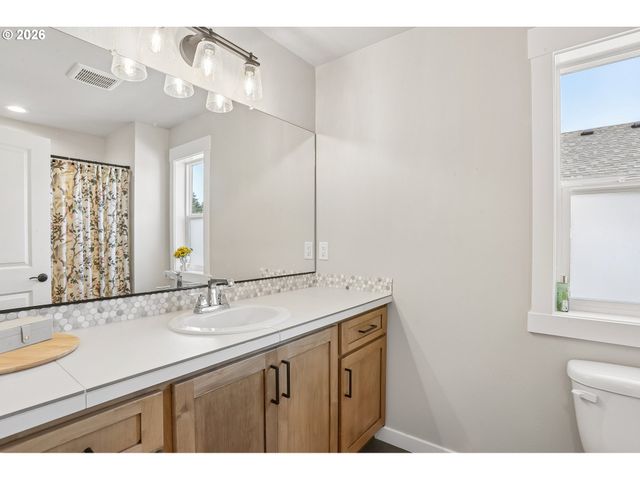 2019 N 3RD Way, Ridgefield, WA 98642