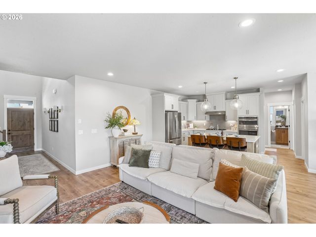 2019 N 3RD Way, Ridgefield, WA 98642