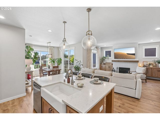 2019 N 3RD Way, Ridgefield, WA 98642