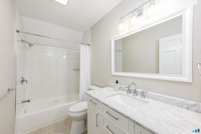 23 Sherman Lane 23, Hamden, CT 06514