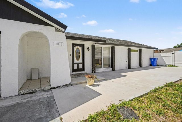 10119 CHIMNEY HILL COURT, Tampa, FL 33615