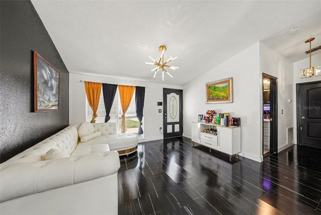 10119 CHIMNEY HILL COURT, Tampa, FL 33615