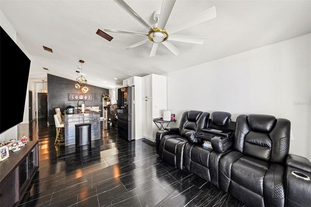 10119 CHIMNEY HILL COURT, Tampa, FL 33615