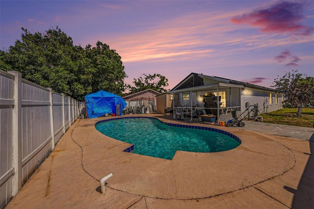 Image 2 of property listing at 10119 CHIMNEY HILL COURT, Tampa, FL 33615