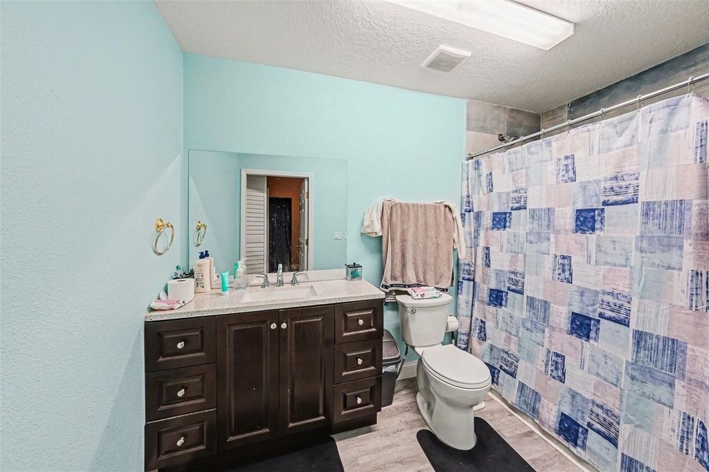 Image 18 of property listing at 10119 CHIMNEY HILL COURT, Tampa, FL 33615
