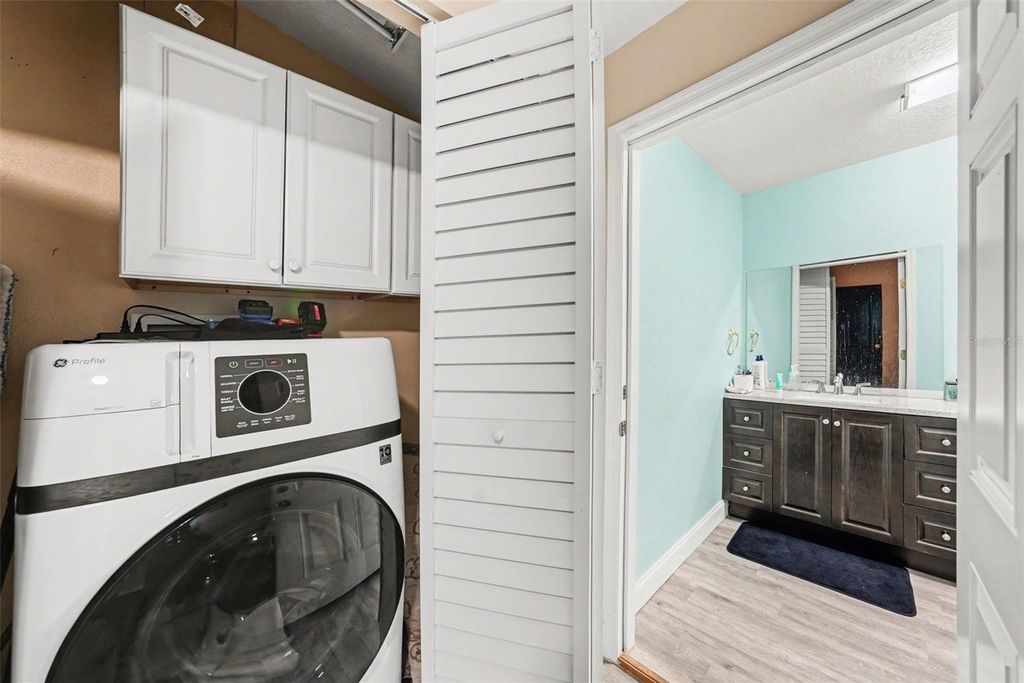 Image 20 of property listing at 10119 CHIMNEY HILL COURT, Tampa, FL 33615