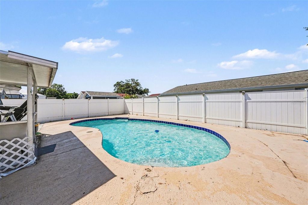 Image 22 of property listing at 10119 CHIMNEY HILL COURT, Tampa, FL 33615