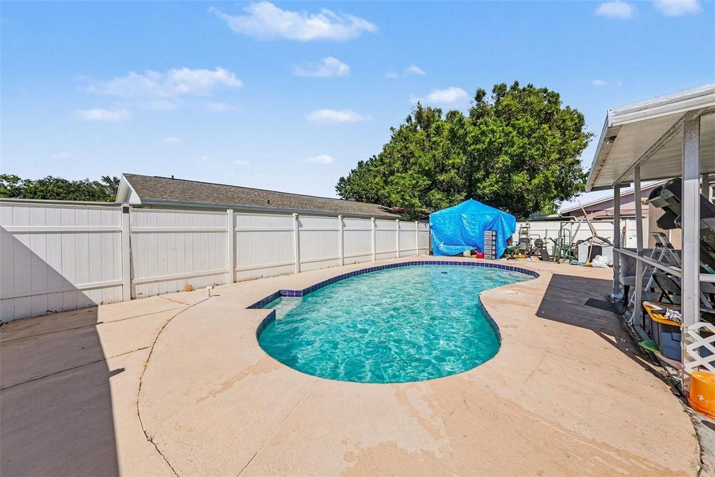Image 23 of property listing at 10119 CHIMNEY HILL COURT, Tampa, FL 33615