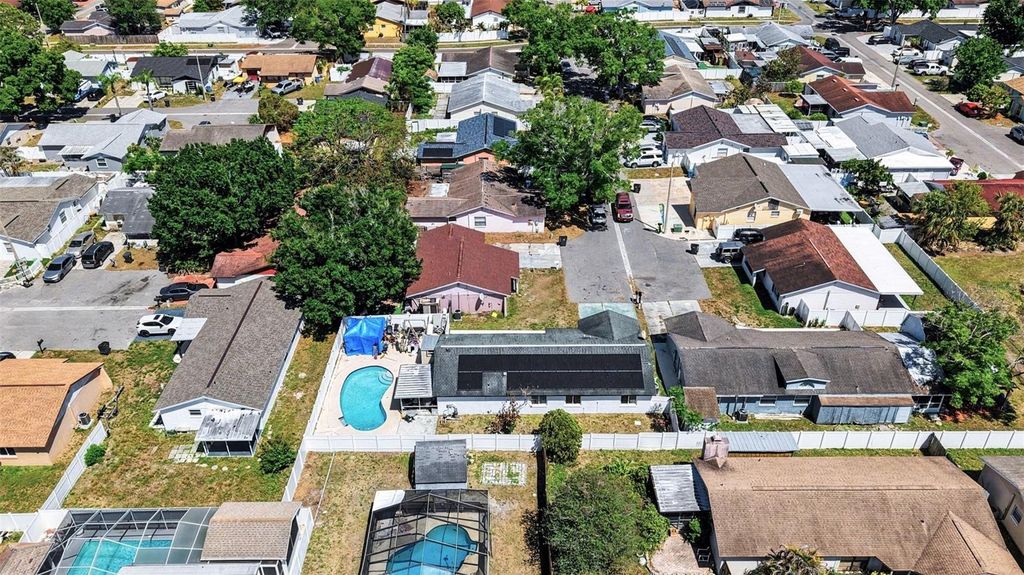 Image 30 of property listing at 10119 CHIMNEY HILL COURT, Tampa, FL 33615