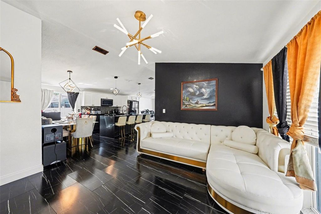 Image 5 of property listing at 10119 CHIMNEY HILL COURT, Tampa, FL 33615