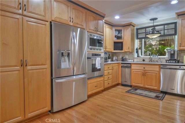 196 N Fairway Drive, Lake Arrowhead, CA 92352