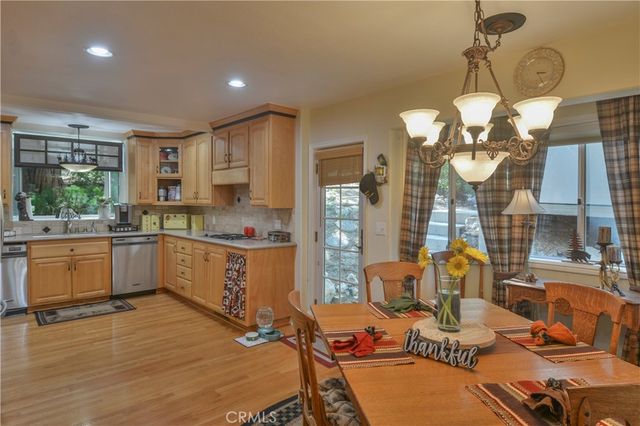 196 N Fairway Drive, Lake Arrowhead, CA 92352