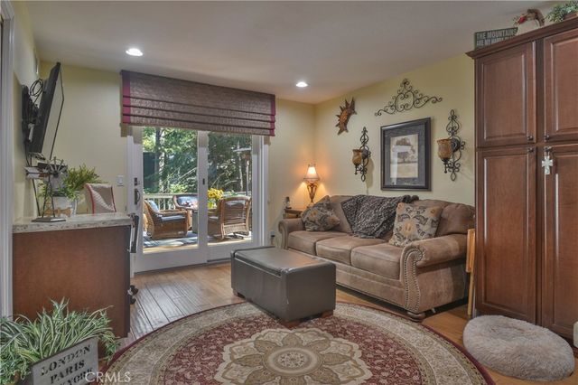 196 N Fairway Drive, Lake Arrowhead, CA 92352