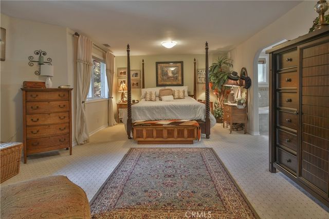 196 N Fairway Drive, Lake Arrowhead, CA 92352