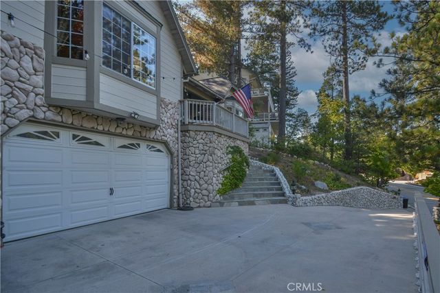 196 N Fairway Drive, Lake Arrowhead, CA 92352