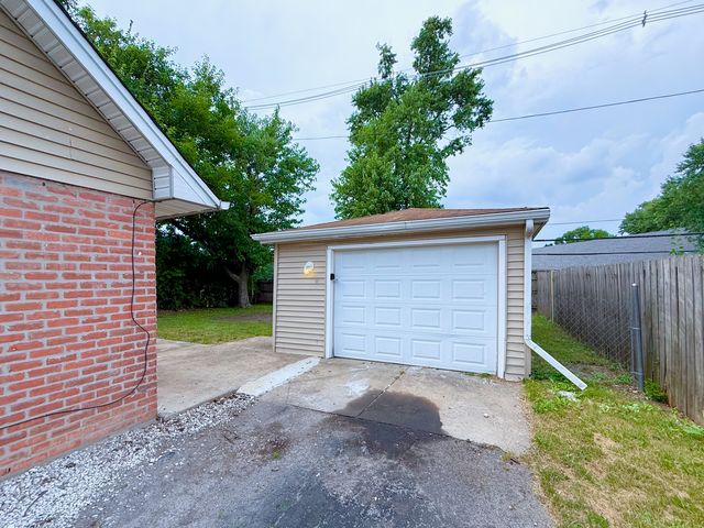 163 W RAYE Drive, Chicago Heights, IL 60411