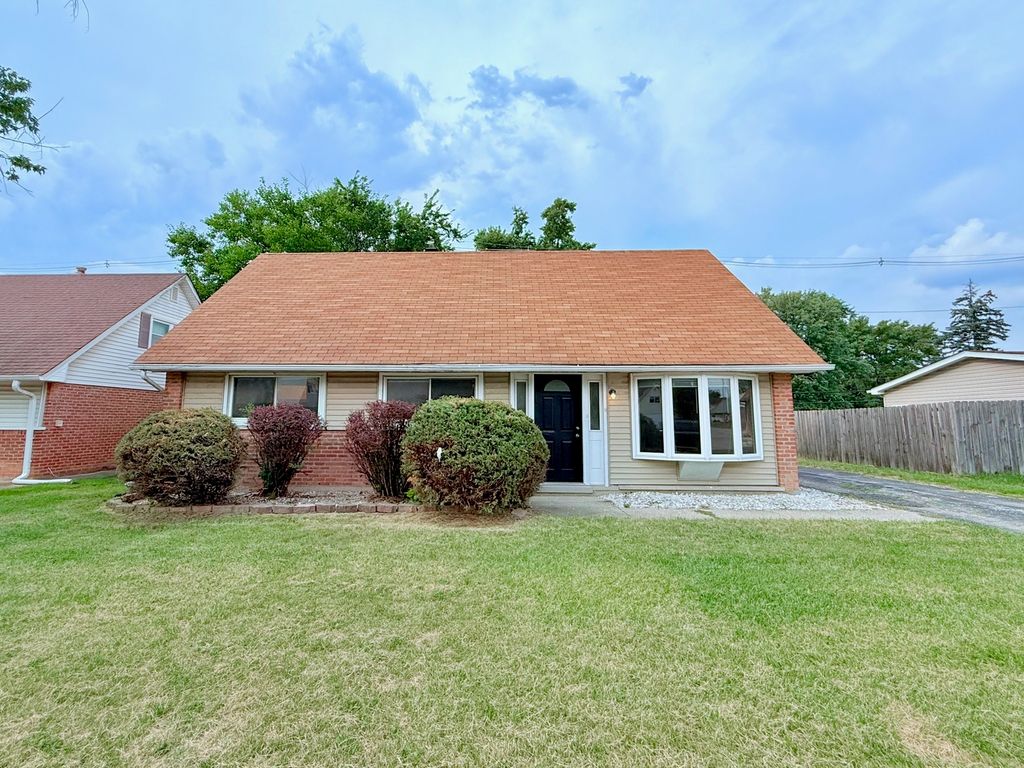 163 W RAYE Drive, Chicago Heights, IL 60411