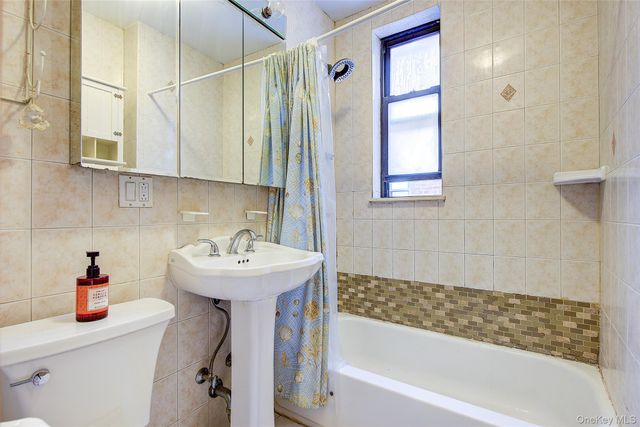 167-10 Crocheron Avenue 5R, Flushing, NY 11358