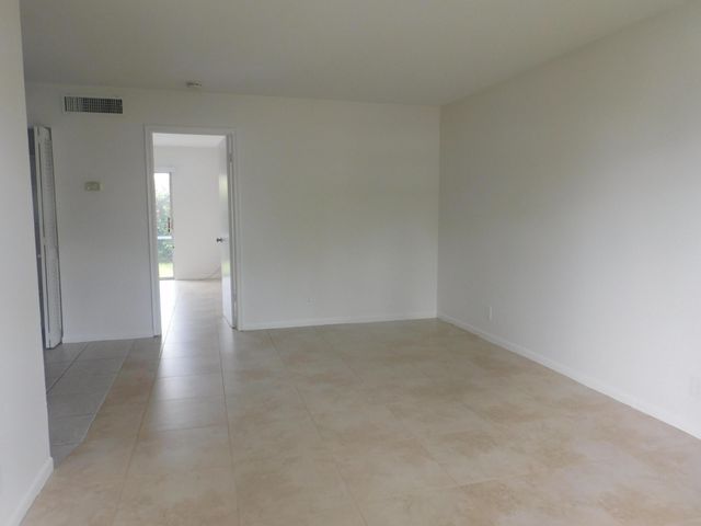 640 SE 2nd Avenue 103, Boynton Beach, FL 33435