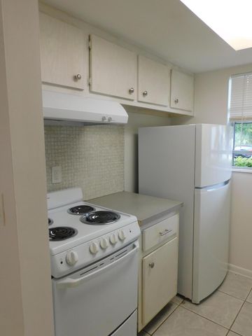 640 SE 2nd Avenue 103, Boynton Beach, FL 33435