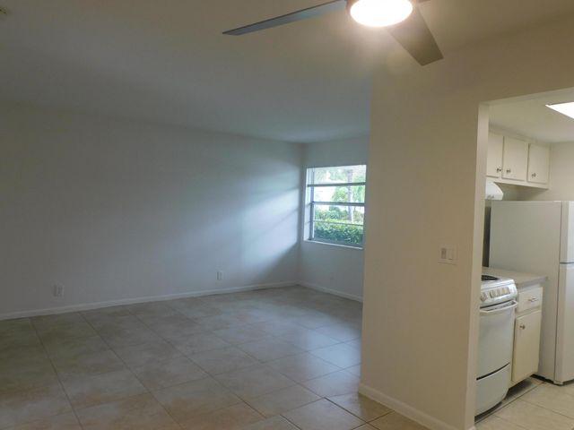 640 SE 2nd Avenue 103, Boynton Beach, FL 33435