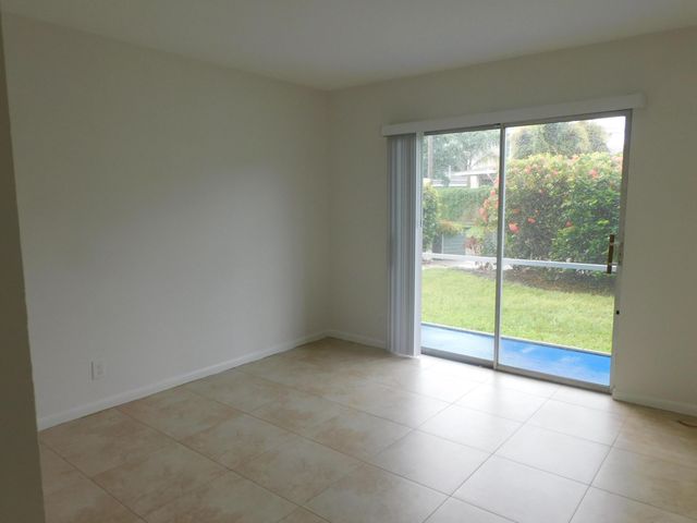640 SE 2nd Avenue 103, Boynton Beach, FL 33435