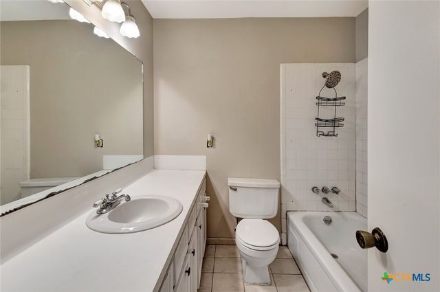 247 Goldenrod Avenue, Victoria, TX 77904