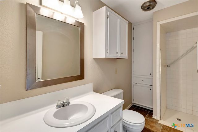 247 Goldenrod Avenue, Victoria, TX 77904