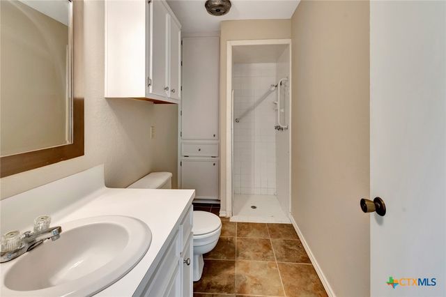 247 Goldenrod Avenue, Victoria, TX 77904