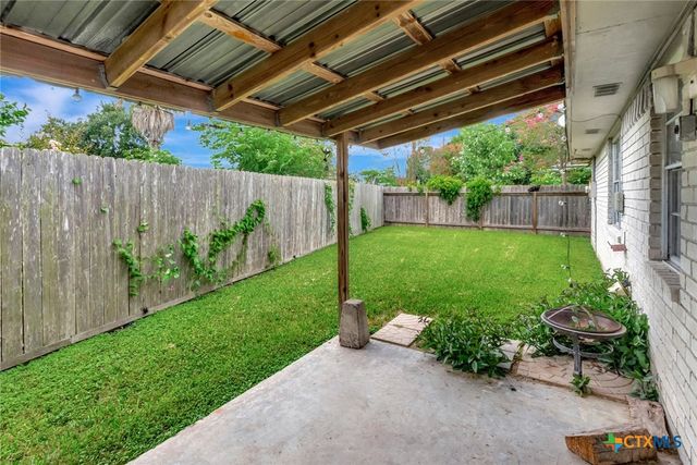 247 Goldenrod Avenue, Victoria, TX 77904