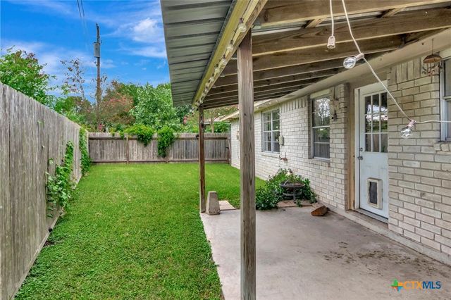 247 Goldenrod Avenue, Victoria, TX 77904