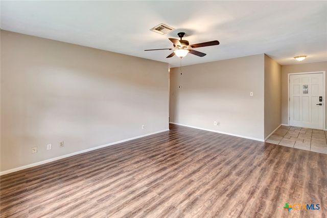 247 Goldenrod Avenue, Victoria, TX 77904