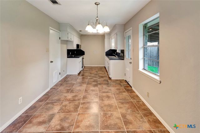 247 Goldenrod Avenue, Victoria, TX 77904