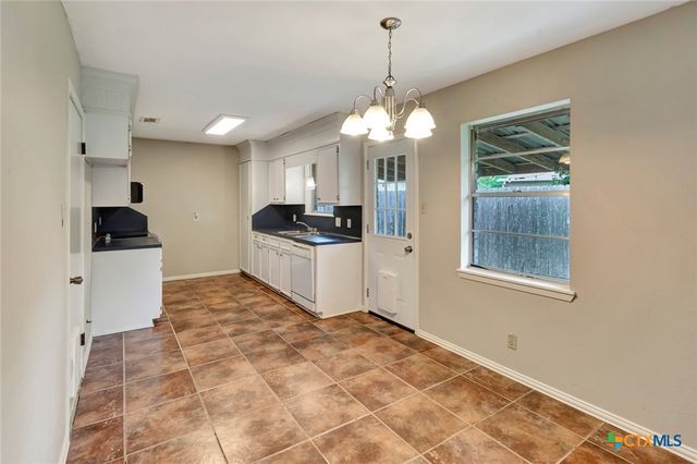 247 Goldenrod Avenue, Victoria, TX 77904