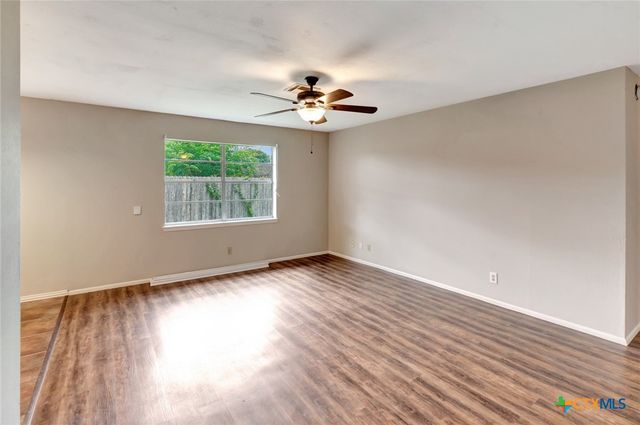 247 Goldenrod Avenue, Victoria, TX 77904