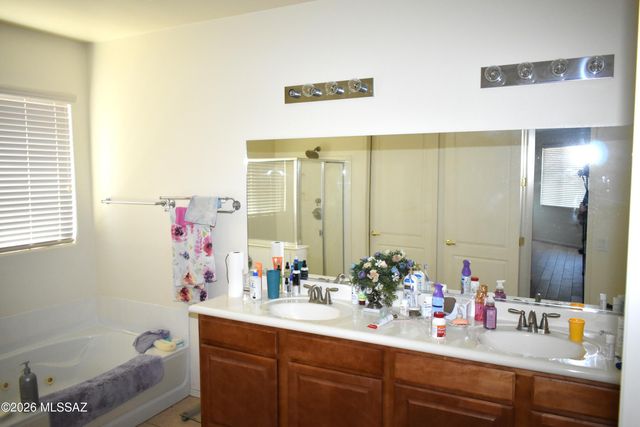 1476 W Big Room Place, Benson, AZ 85602