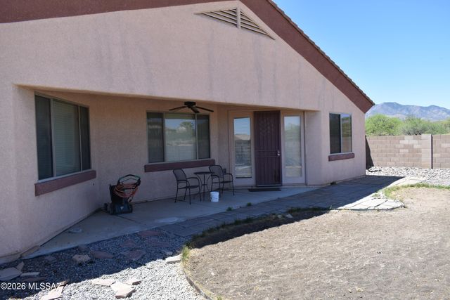 1476 W Big Room Place, Benson, AZ 85602