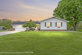 6606 Old River Trail, Lansing, MI 48917