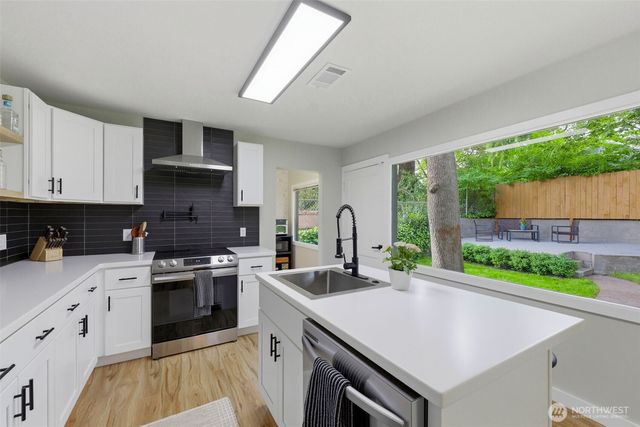 8905 Veterans Drive SW, Lakewood, WA 98498