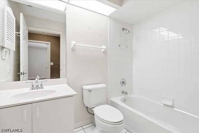 2526 Orchid Bay DR 202, Naples, FL 34109