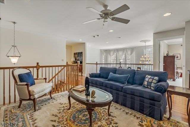 71 Schindler Way, Fairfield Twp., NJ 07004