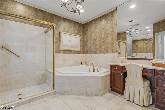 71 Schindler Way, Fairfield Twp., NJ 07004