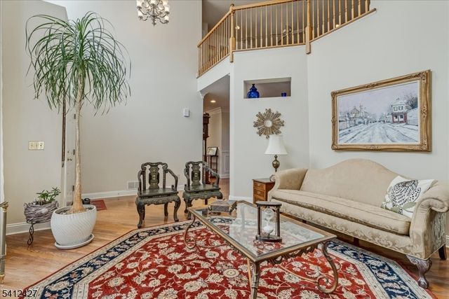 71 Schindler Way, Fairfield Twp., NJ 07004