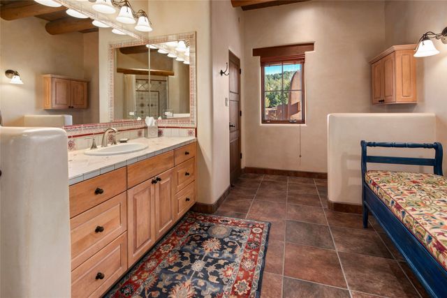 95 Lodge Trail, Santa Fe, NM 87506