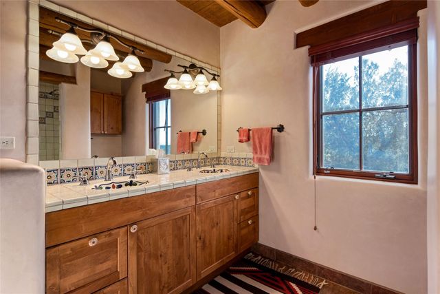 95 Lodge Trail, Santa Fe, NM 87506