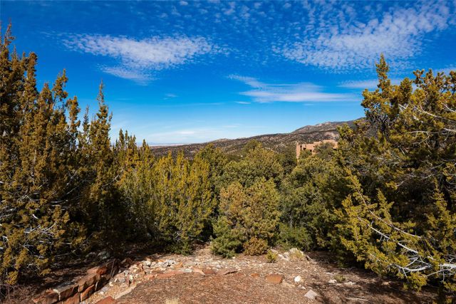 95 Lodge Trail, Santa Fe, NM 87506