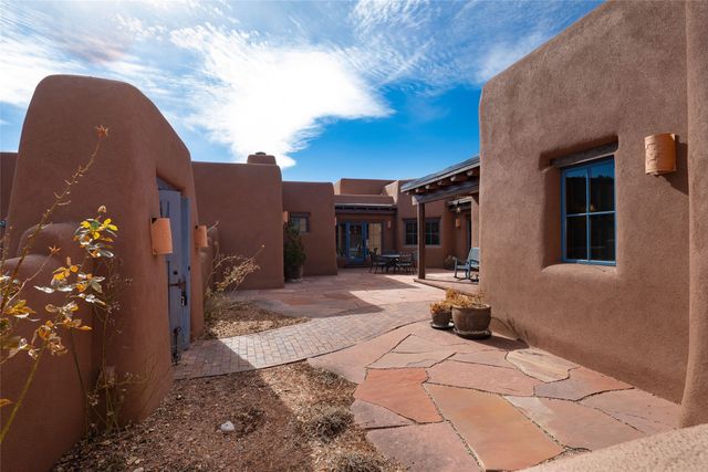 95 Lodge Trail, Santa Fe, NM 87506