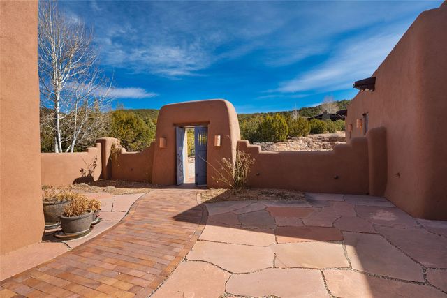 95 Lodge Trail, Santa Fe, NM 87506
