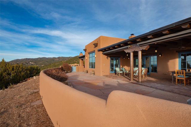 95 Lodge Trail, Santa Fe, NM 87506