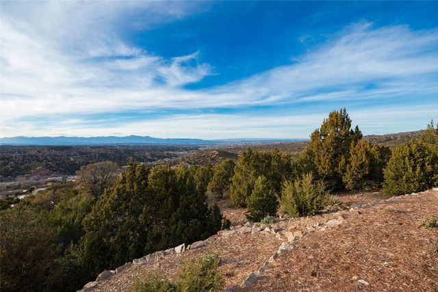 95 Lodge Trail, Santa Fe, NM 87506